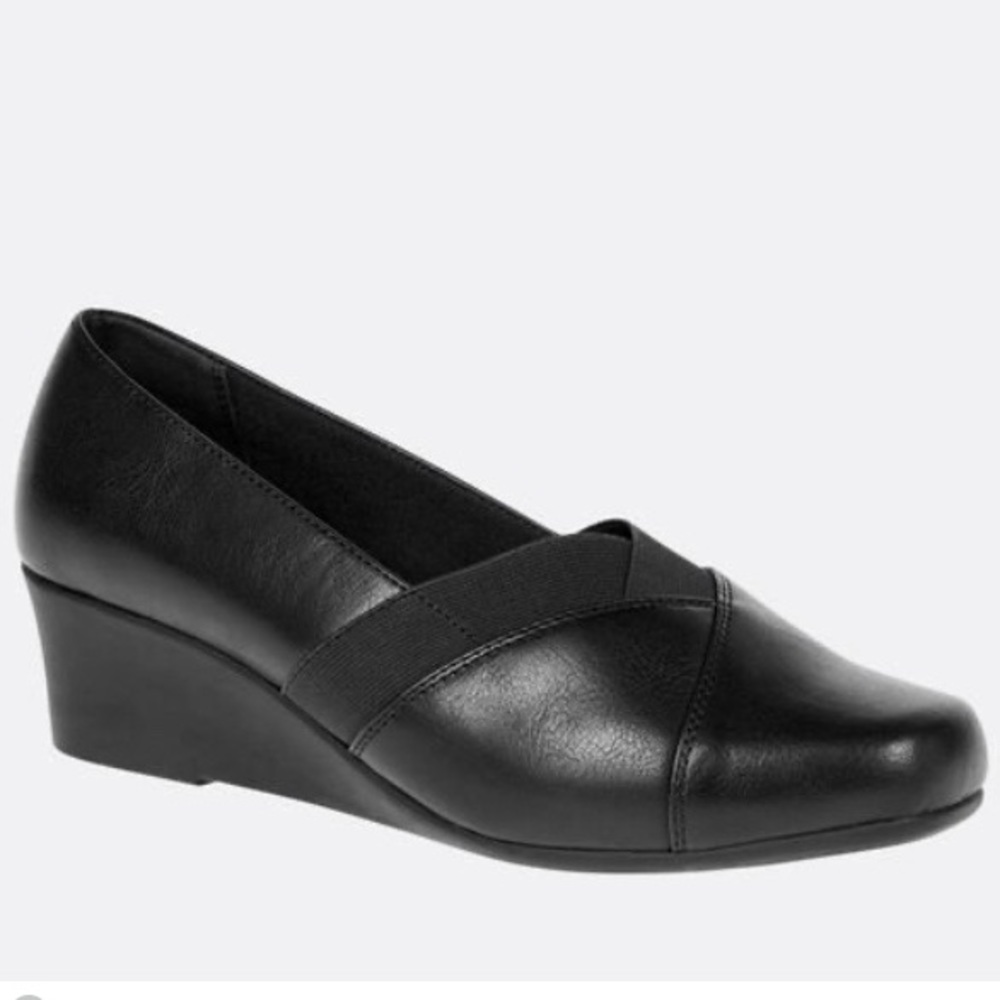Melna Front Gore Wedge Pump